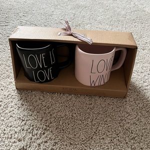 Rae Dunn Mug set